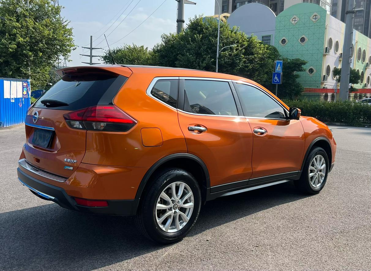 Nissan X-Trail 2018 thumb 4