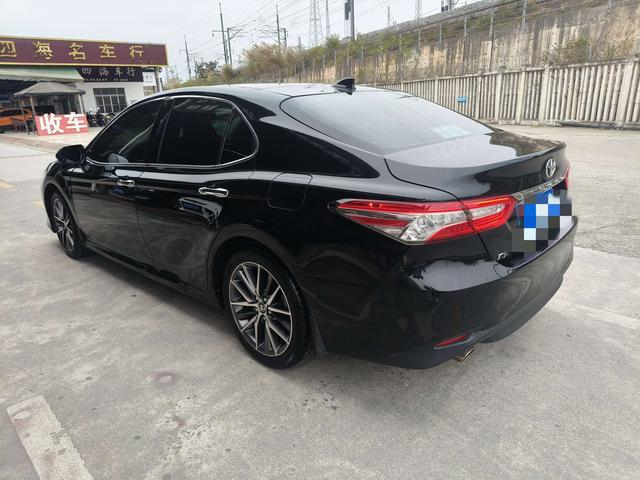 Toyota Camry 2021 thumb 3