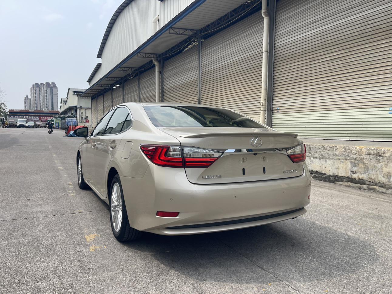 Lexus ES 2017 thumb 3