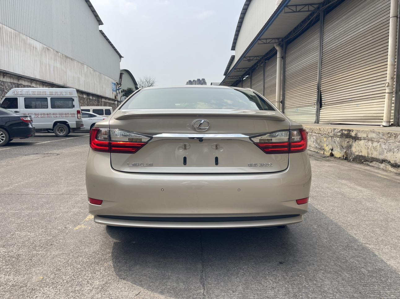 Lexus ES 2017 thumb 4
