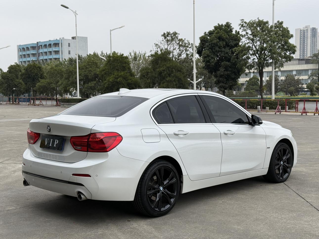 BMW 1 серии 2017 thumb 4