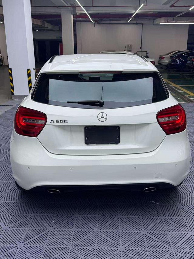 Mercedes-Benz A-Class 2016 thumb 3