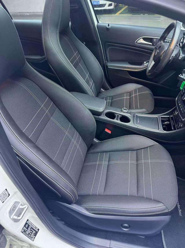 Mercedes-Benz A-Class 2016 thumb 5