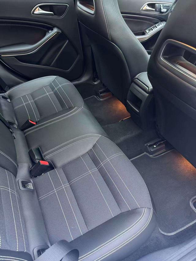 Mercedes-Benz A-Class 2016 thumb 6