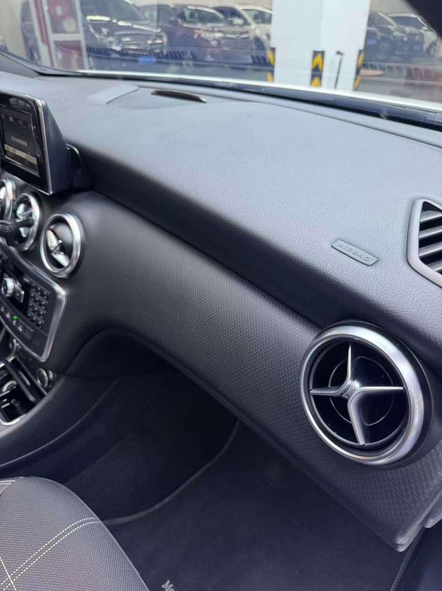 Mercedes-Benz A-Class 2016 thumb 8