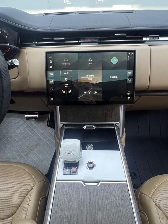 Land Rover Range Rover 2024 thumb 10