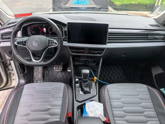 Volkswagen Tiguan 2023 thumb 2