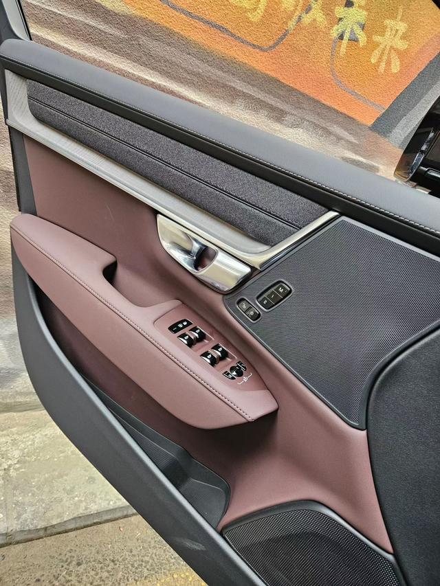 Volvo S90 2025 thumb 4