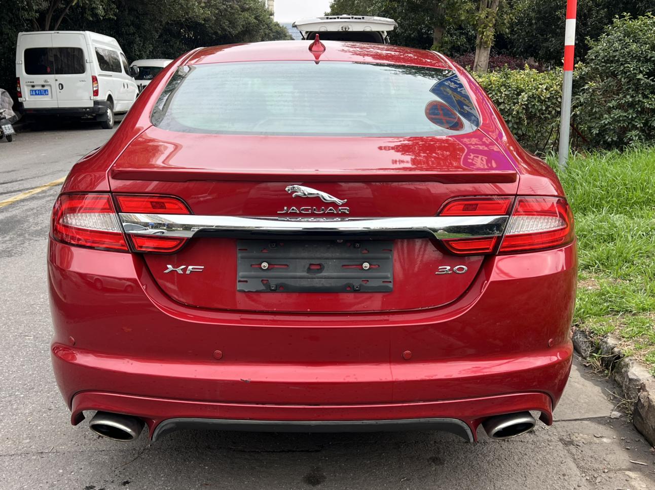 Jaguar XF 2015 thumb 4