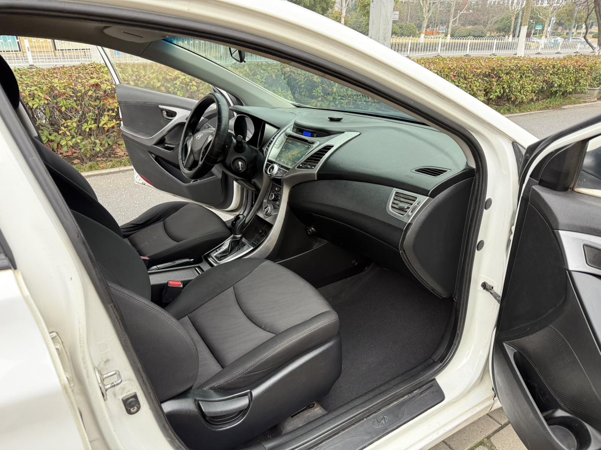 Hyundai Elantra 2016 thumb 8