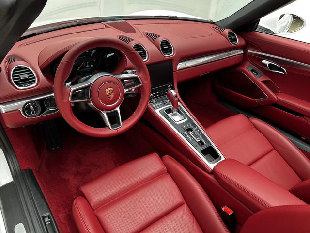 Porsche Cayman 2023 thumb 11