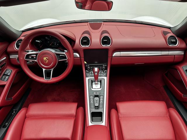 Porsche Cayman 2023 thumb 12