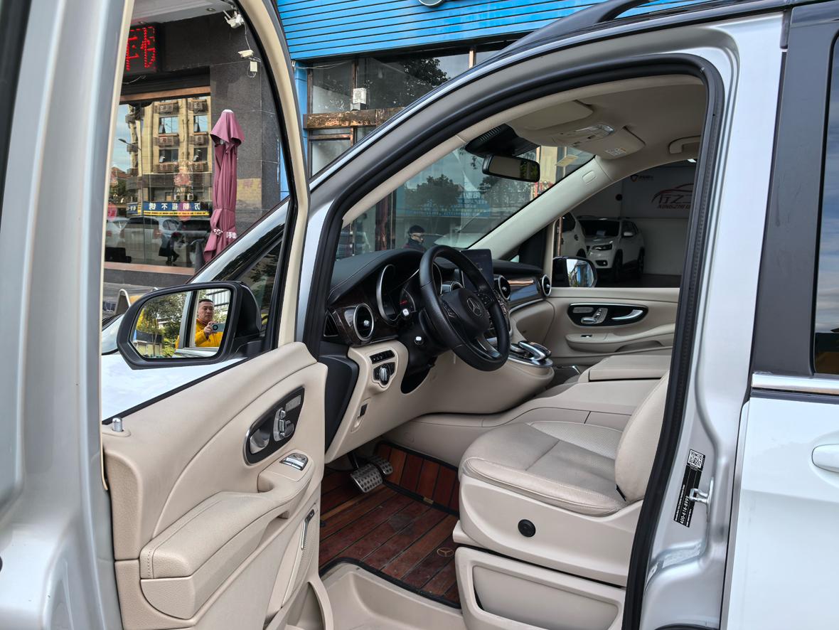 Mercedes-Benz V-Класс 2016 thumb 10