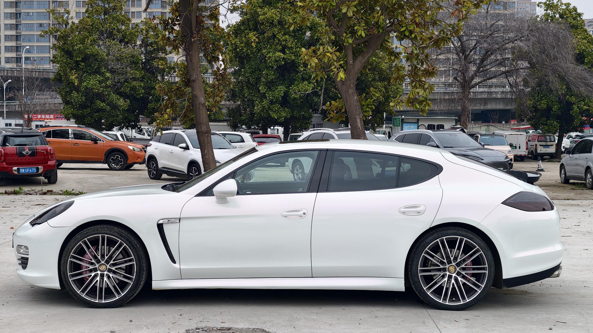 Porsche Panamera 2013 thumb 2