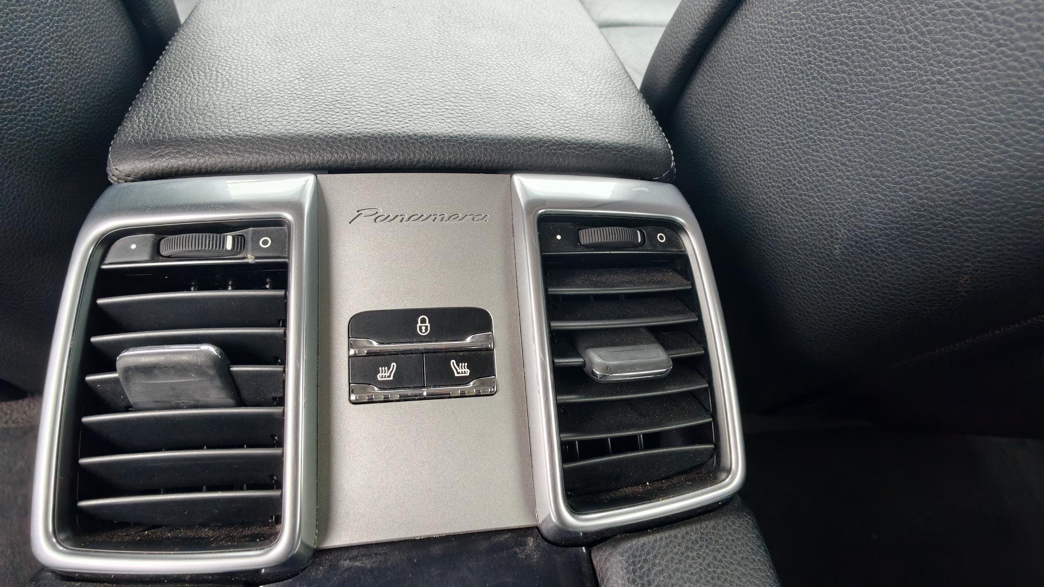 Porsche Panamera 2013 thumb 8