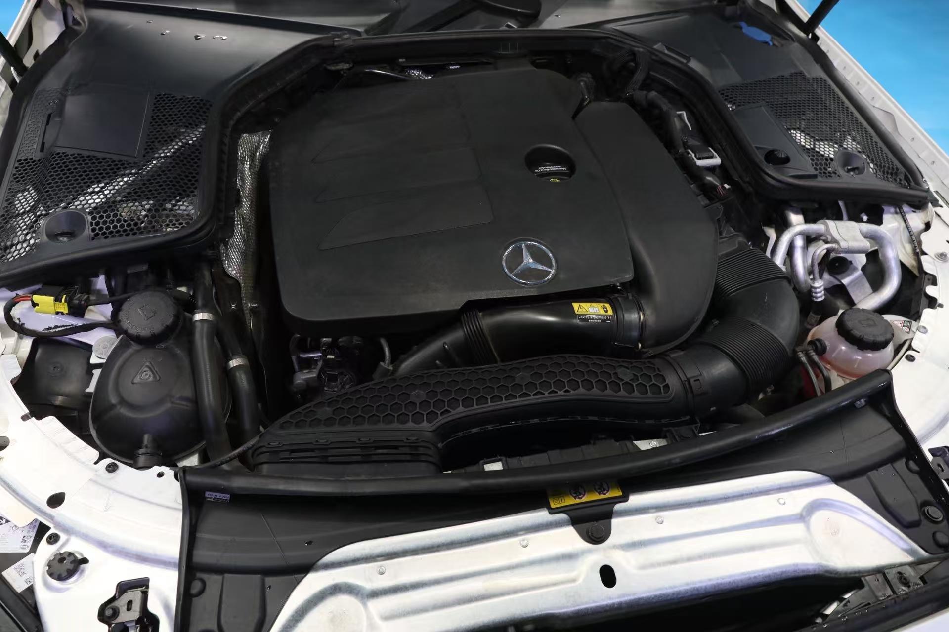 Mercedes-Benz C-Class 2019 thumb 2