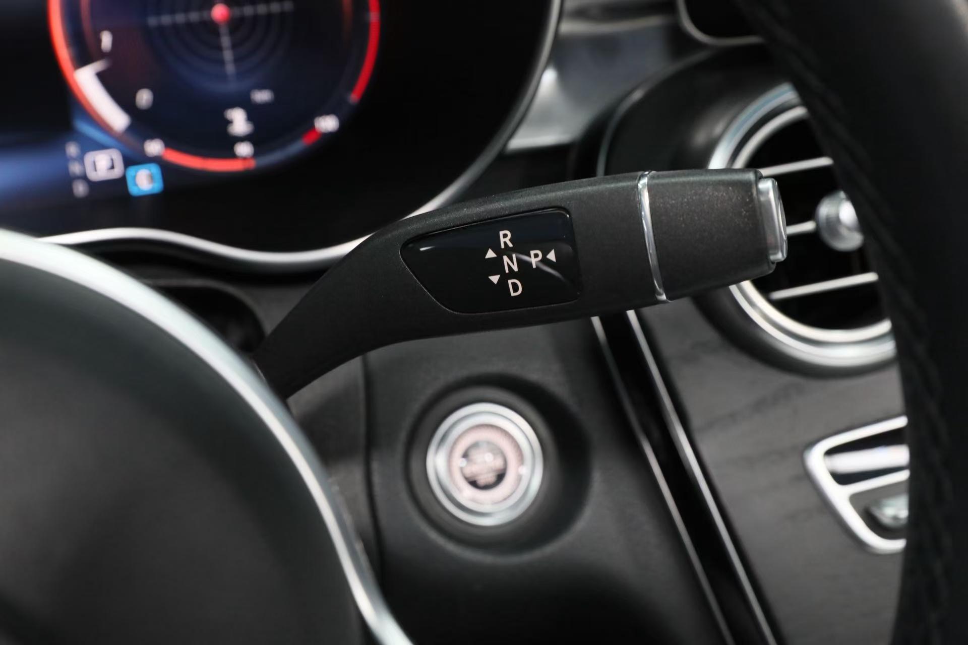 Mercedes-Benz C-Class 2019 thumb 5
