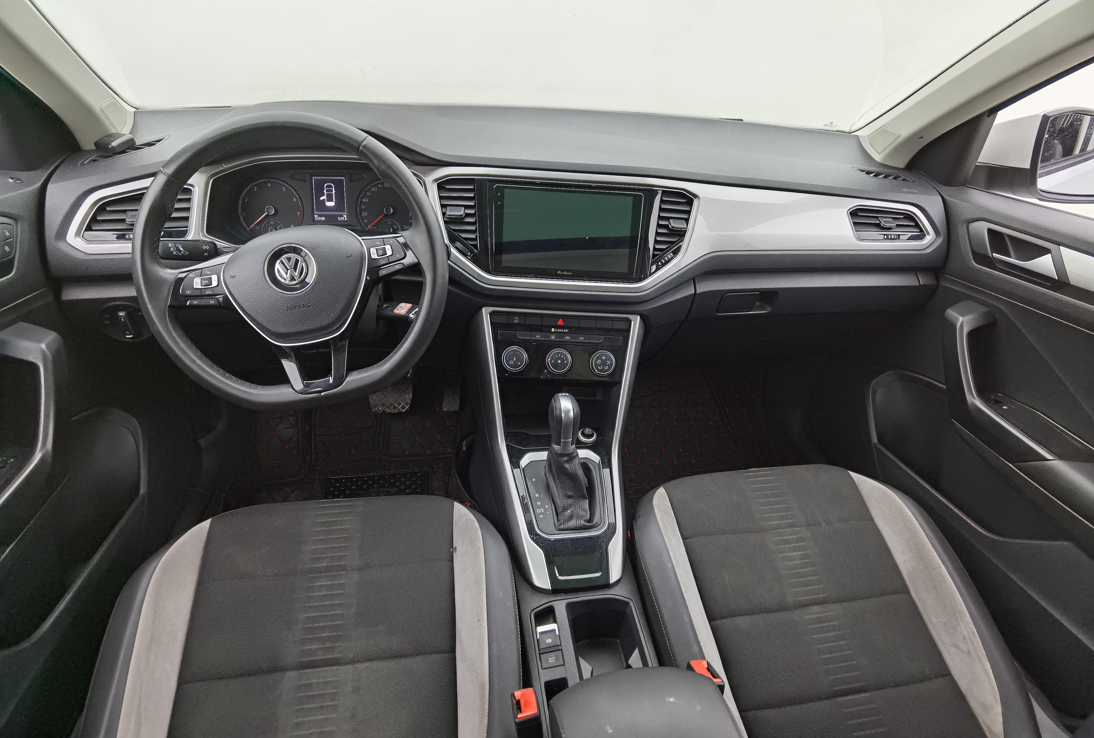 Volkswagen T-Roc 2018 thumb 12