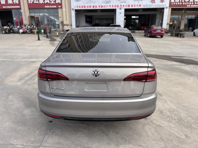 Volkswagen Bora 2019 thumb 2
