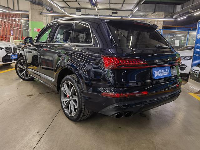 Audi Q7 2020 thumb 3