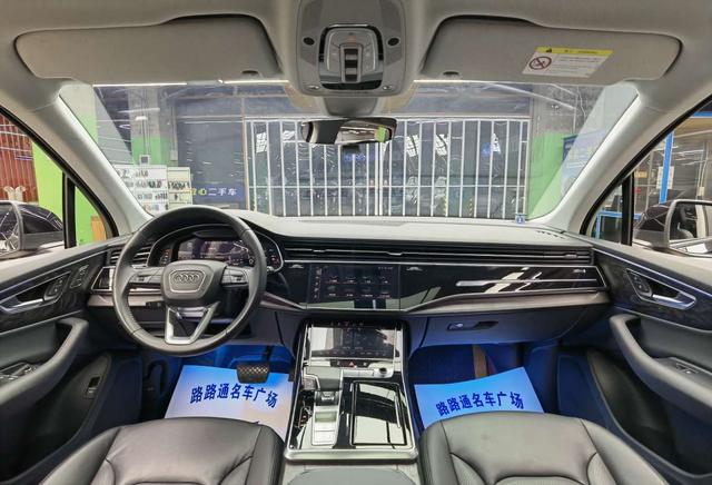 Audi Q7 2020 thumb 4