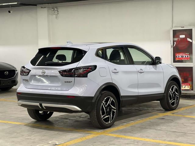Nissan Qashqai+2 2025 thumb 2