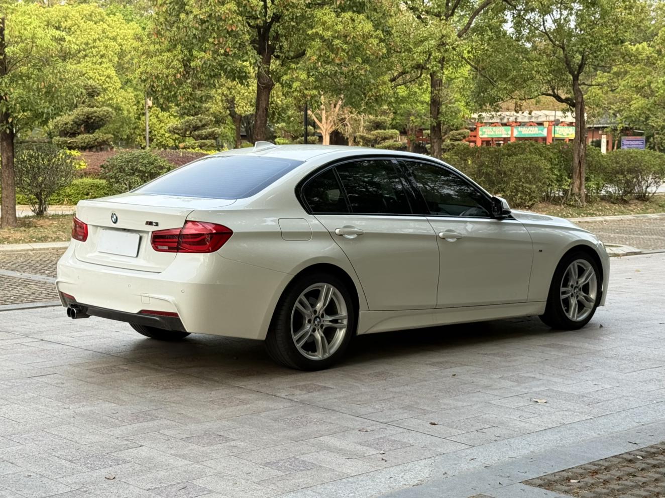 BMW 3 серии 2017 thumb 4