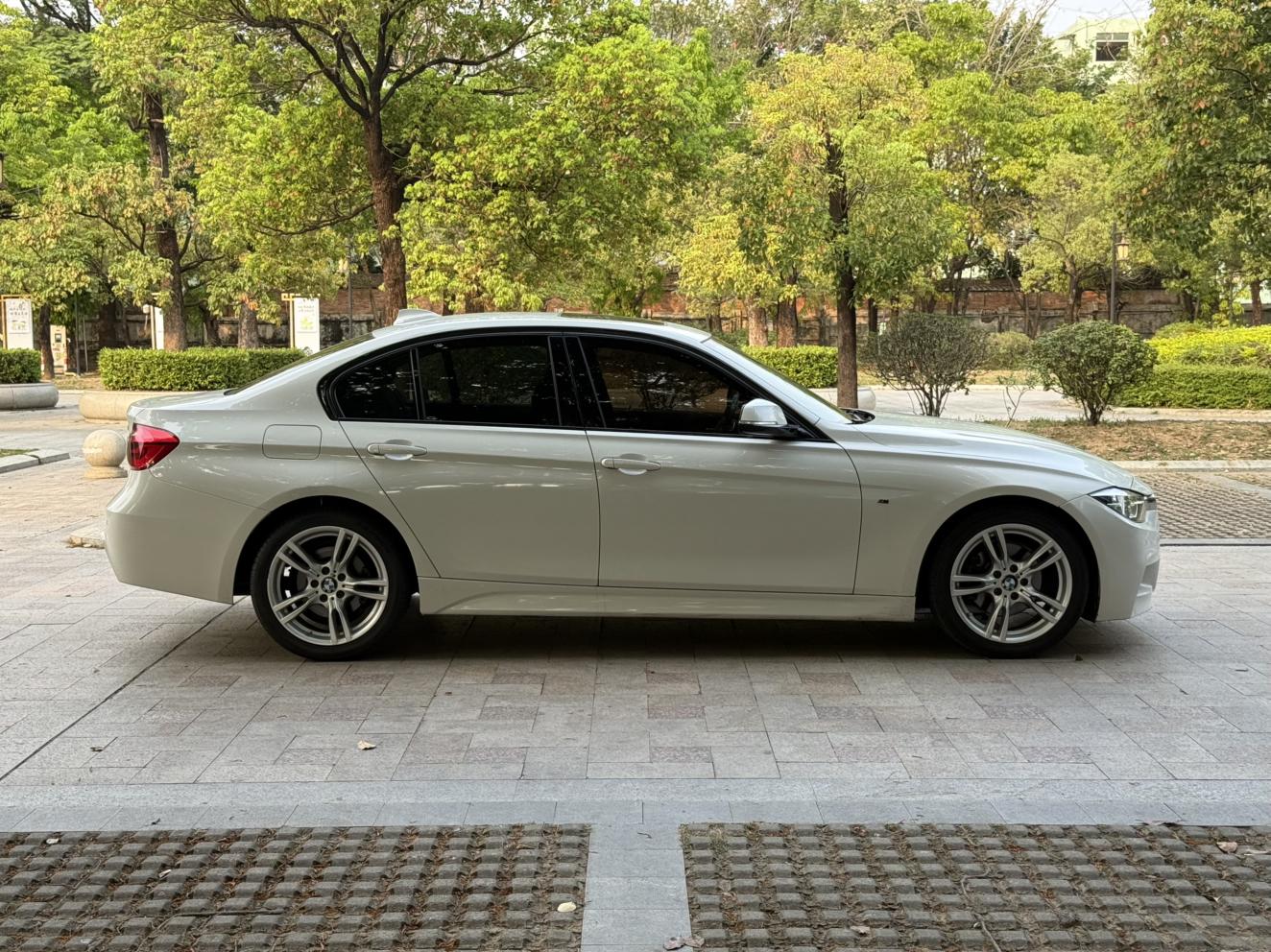 BMW 3 серии 2017 thumb 5