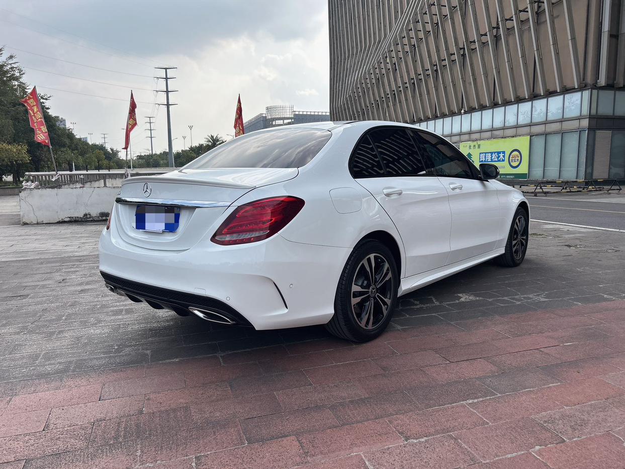 Mercedes-Benz C-Class 2017 thumb 4