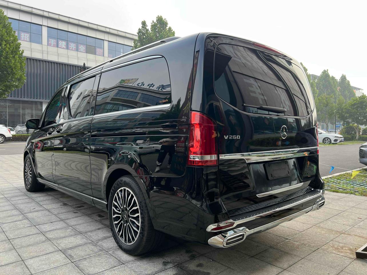 Mercedes-Benz V-Класс 2018 thumb 2
