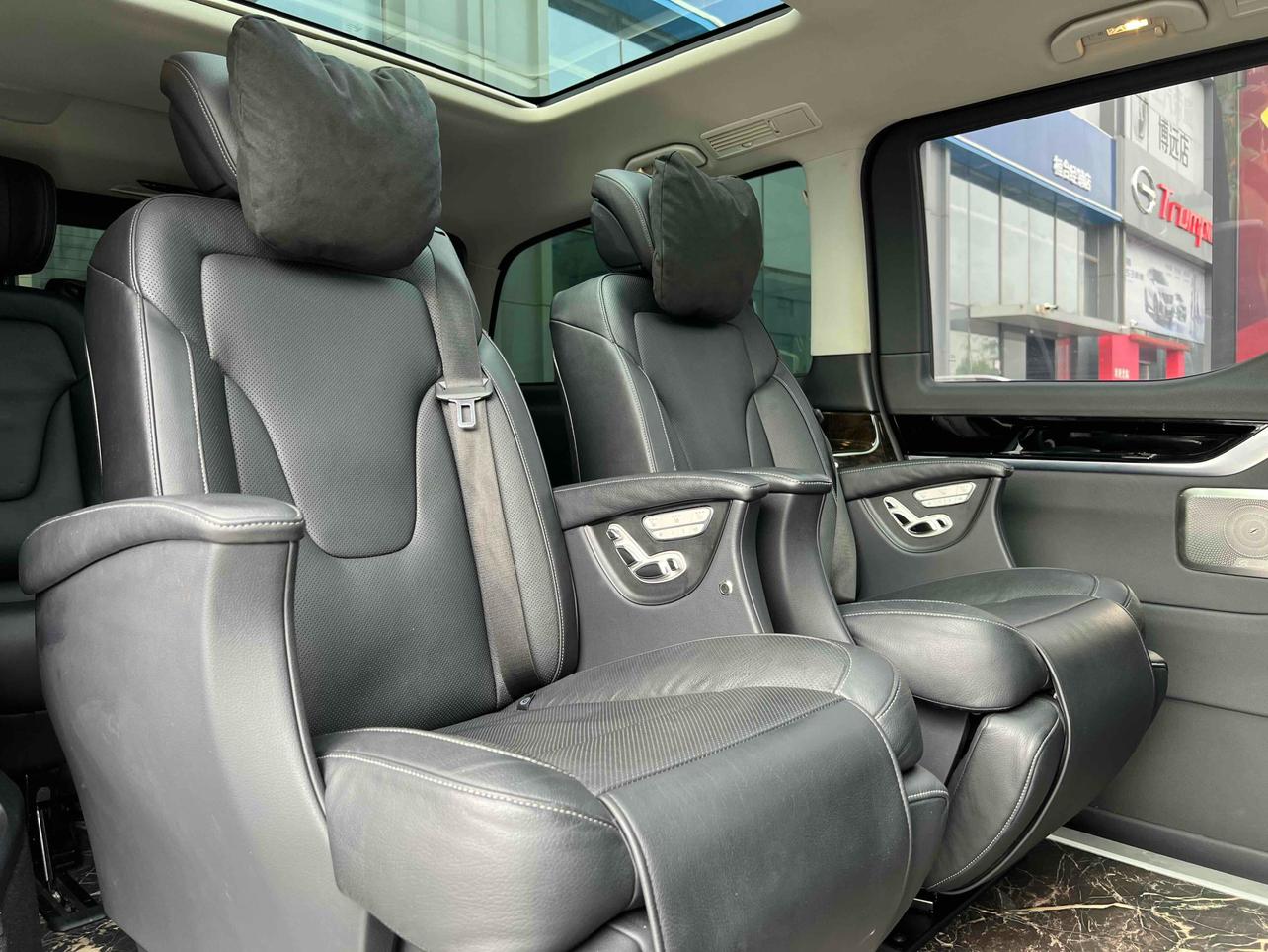 Mercedes-Benz V-Класс 2018 thumb 11