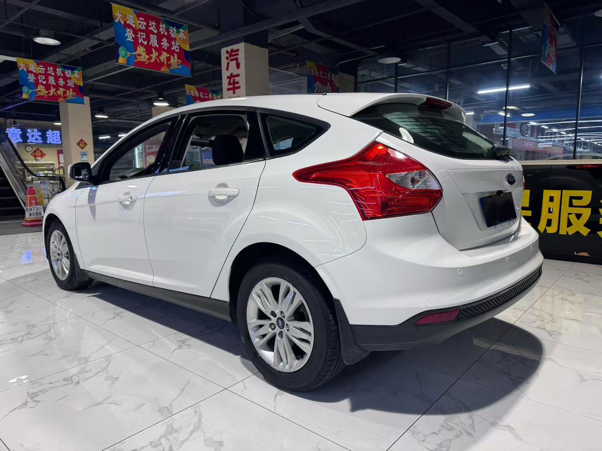 Ford Focus ST 2014 thumb 3
