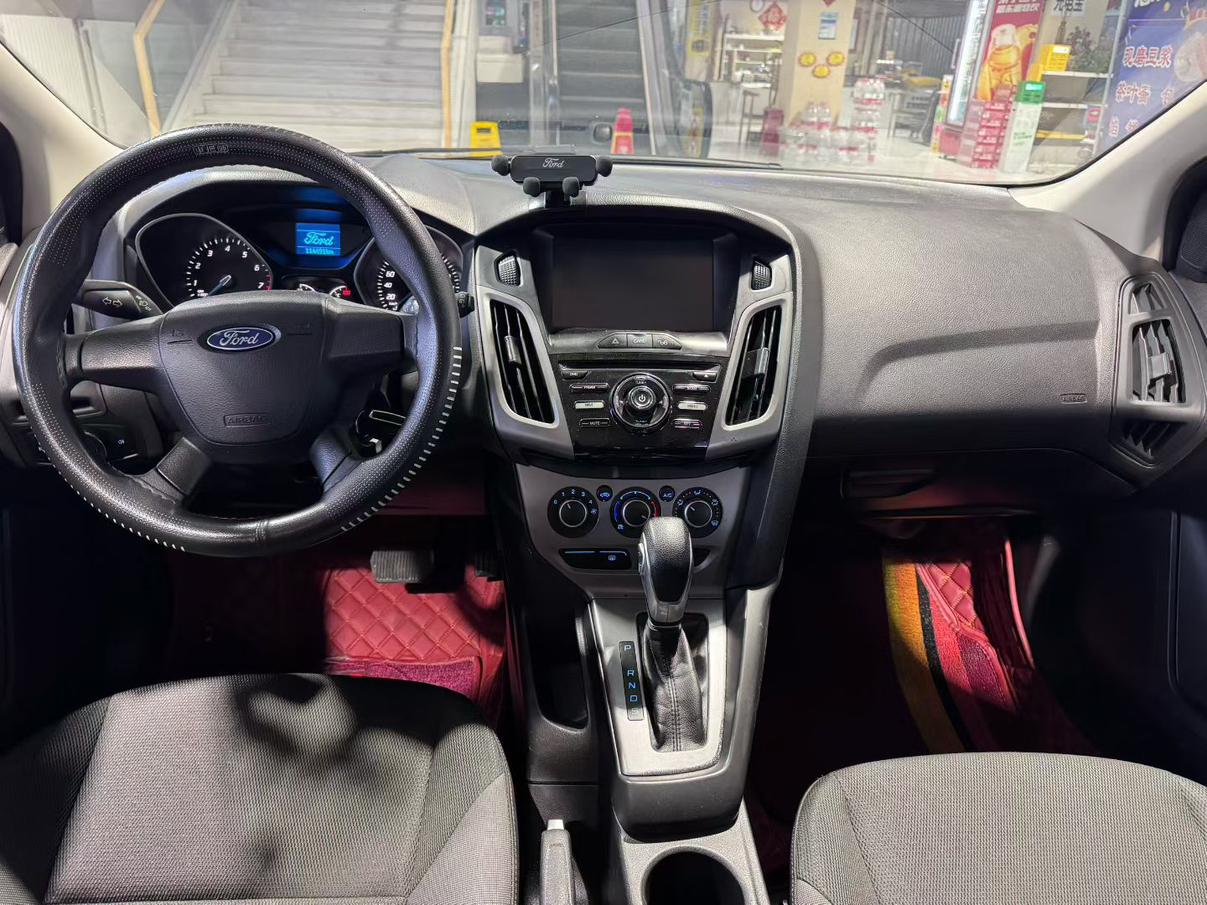 Ford Focus ST 2014 thumb 5