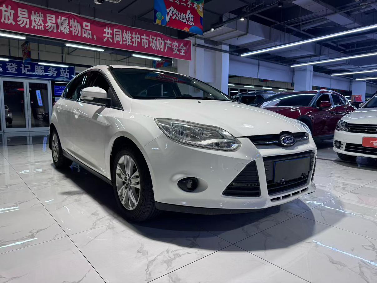 Ford Focus ST 2014 thumb 10