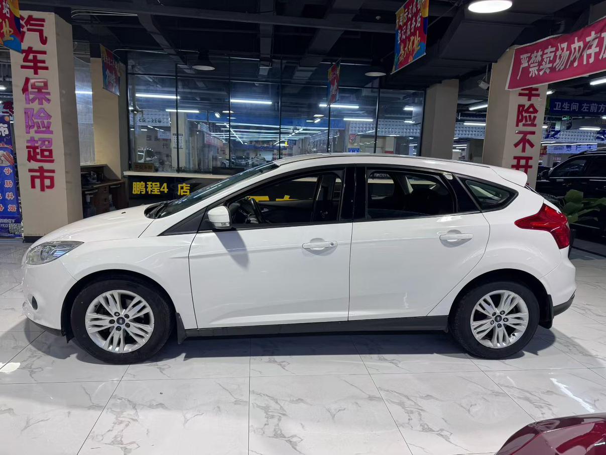 Ford Focus ST 2014 thumb 11