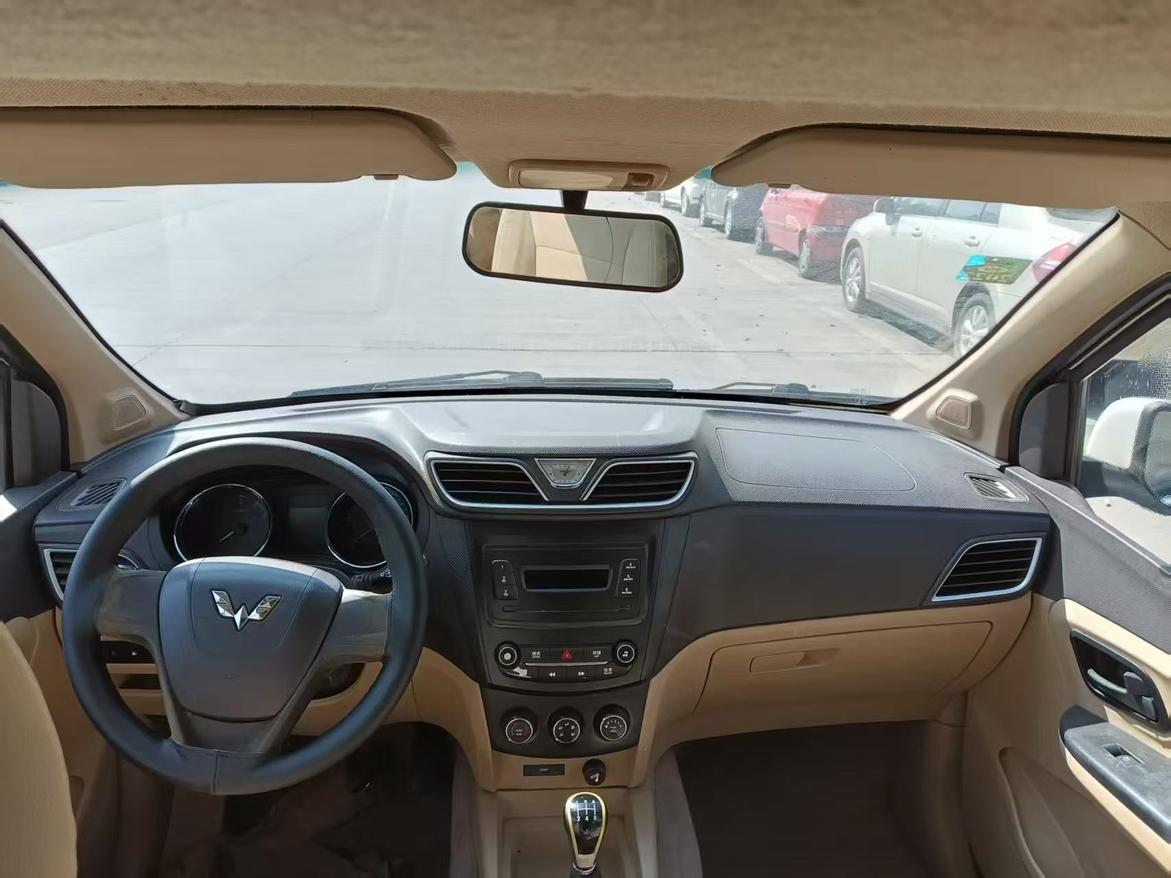 Wuling Hong Guang 2016 thumb 5