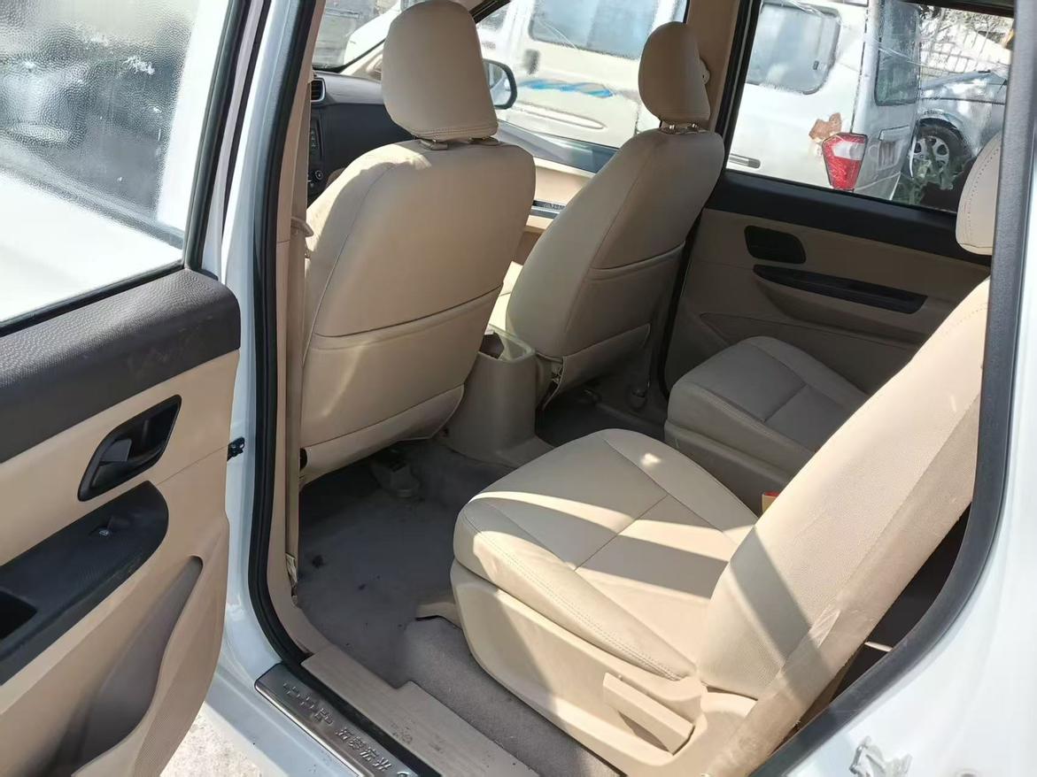 Wuling Hong Guang 2016 thumb 7