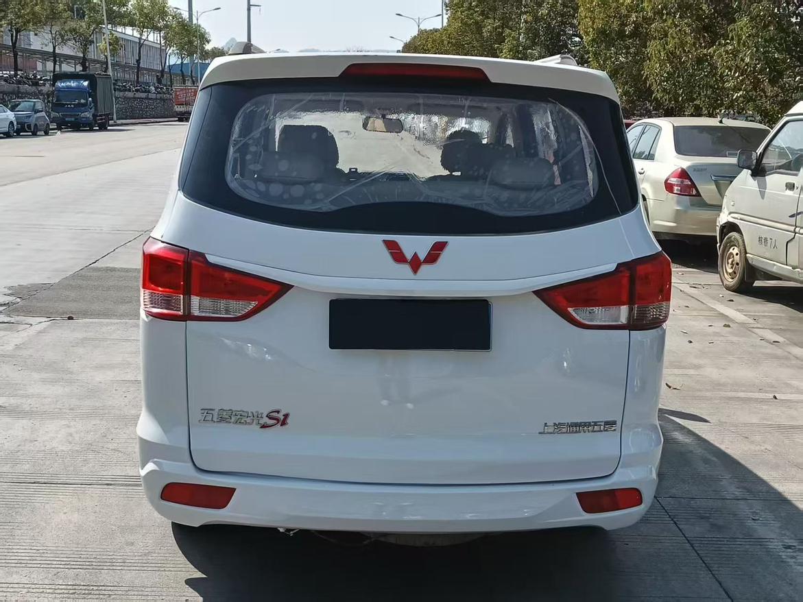Wuling Hong Guang 2016 thumb 12