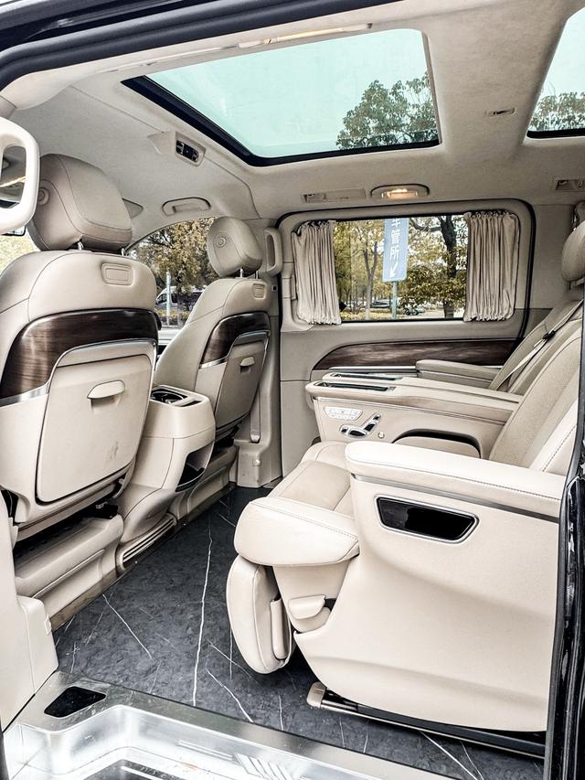 Mercedes-Benz V-Класс 2022 thumb 4