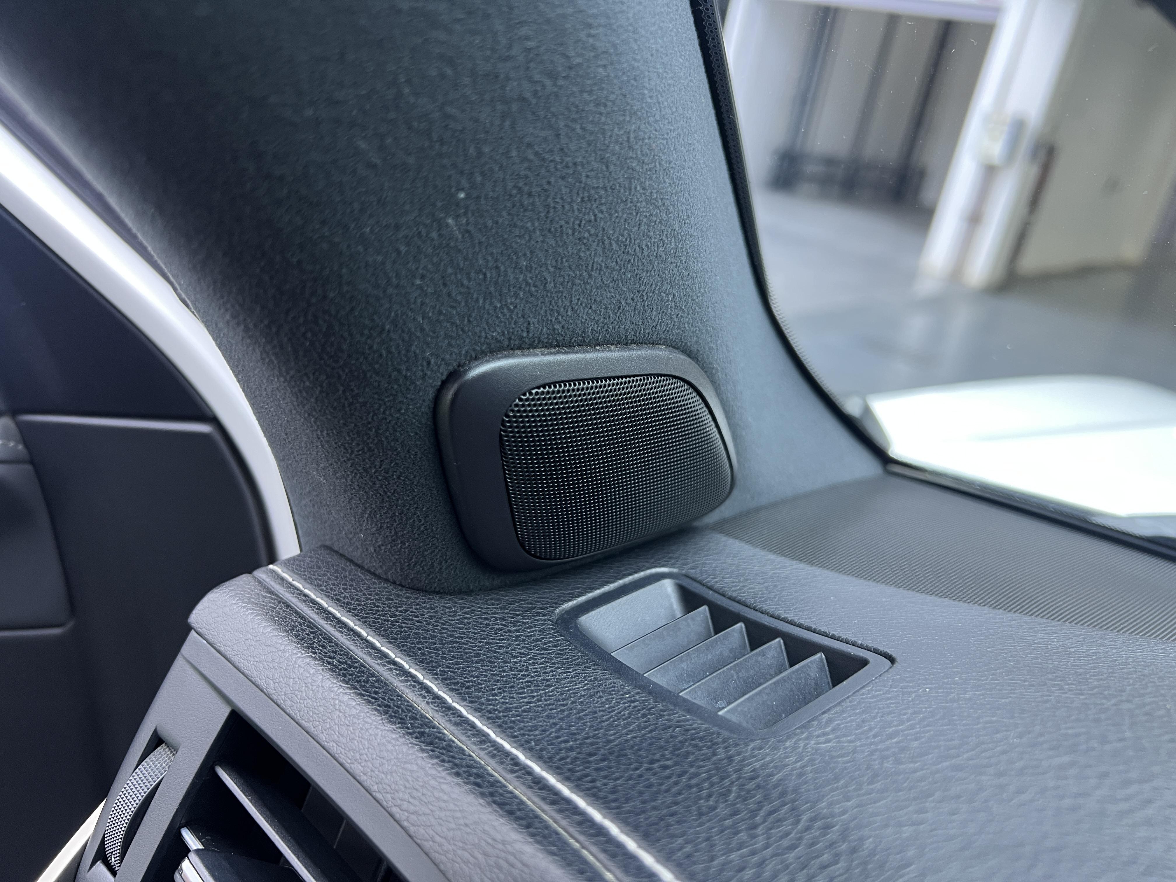 Lexus LX 2022 thumb 10