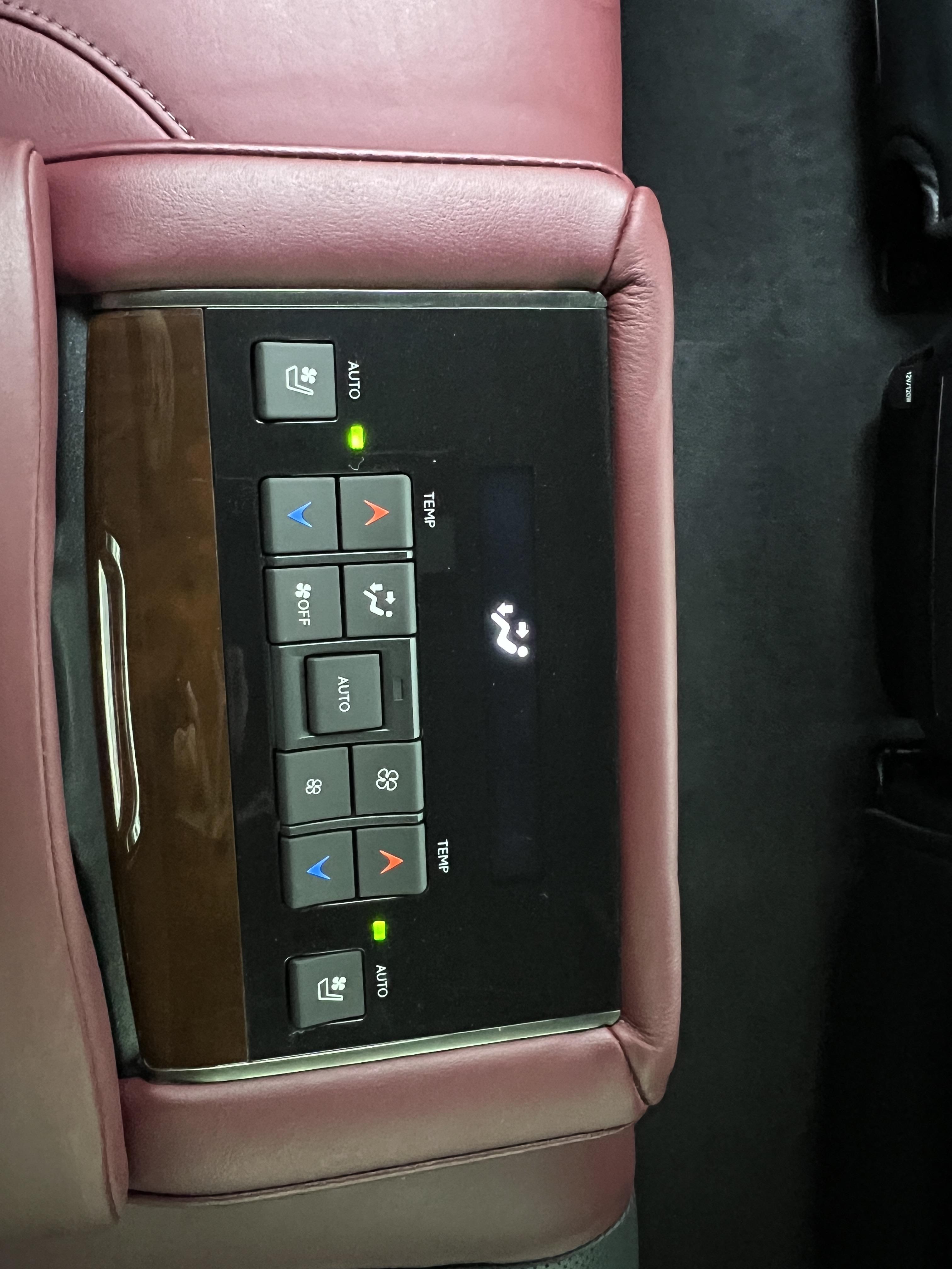 Lexus LX 2022 thumb 12