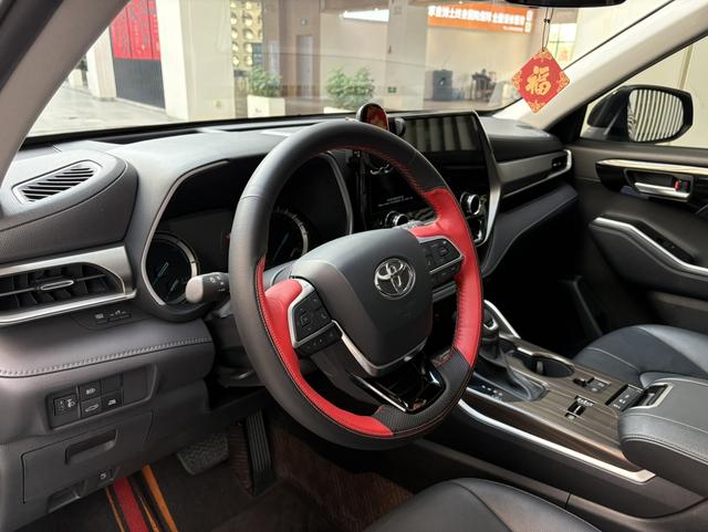 Toyota Highlander 2023 thumb 4