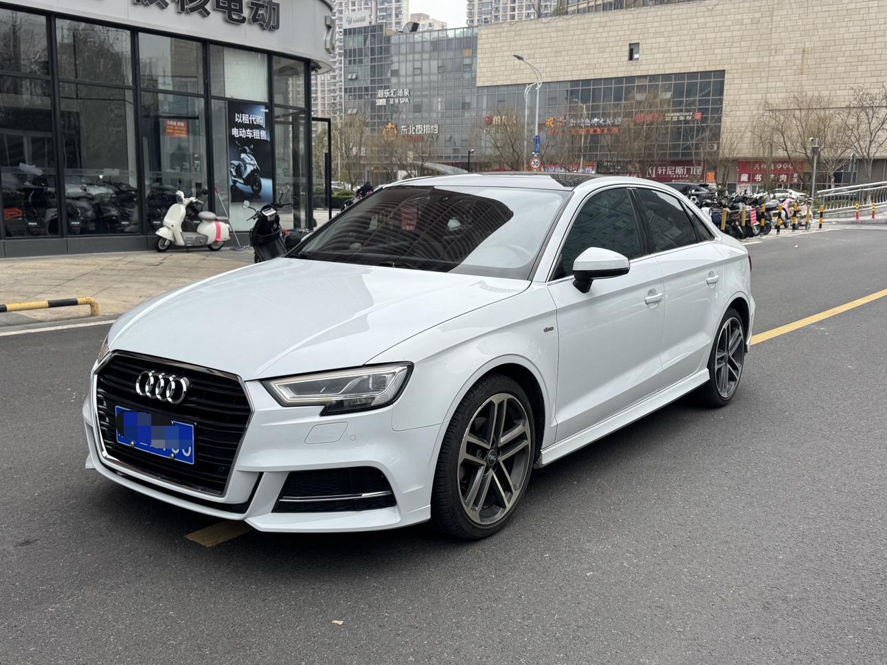 Audi A3 2017 thumb 12