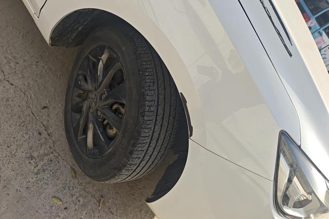 BAIC D50 2019 thumb 5