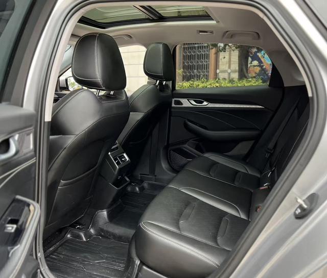 Geely Xingrui 2021 thumb 3