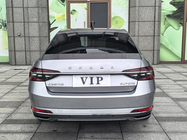 Skoda Superb 2019 thumb 2