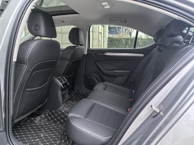 Skoda Superb 2019 thumb 6