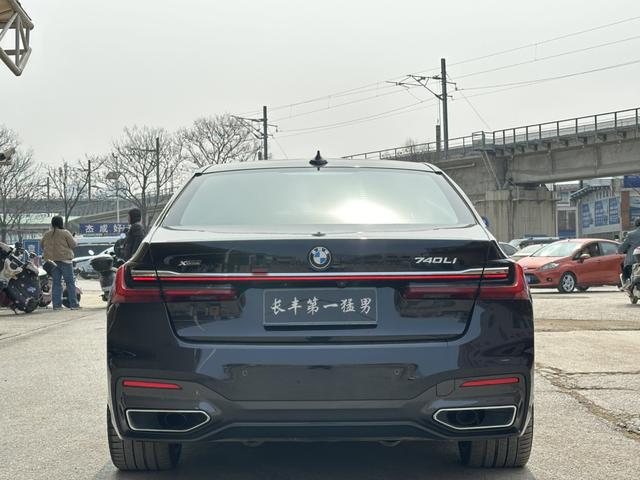 BMW 7 серии 2022 thumb 2