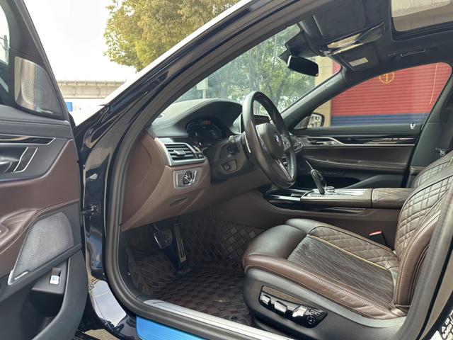 BMW 7 серии 2022 thumb 8