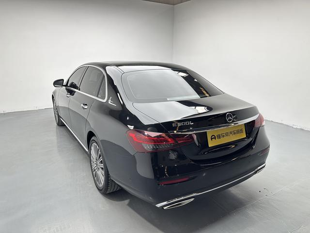 Mercedes-Benz E-Class 2023 thumb 2